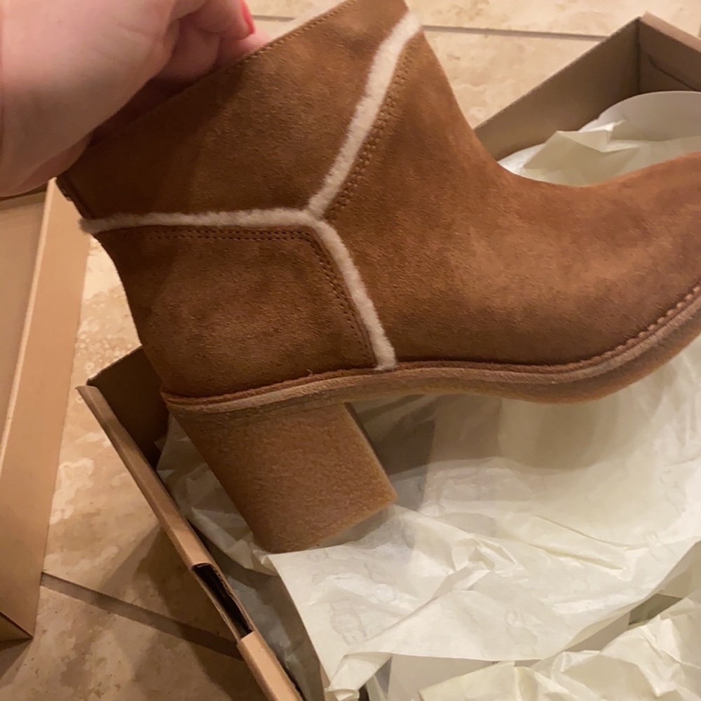 Ugg bootie